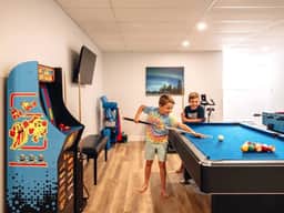 Roitelet | Spa & Pool table | Lac Carling & Kayak - Image 3