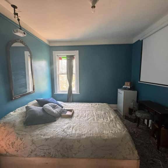 The Cineast Blue Room at Le Salon des Inconnus - Image 1