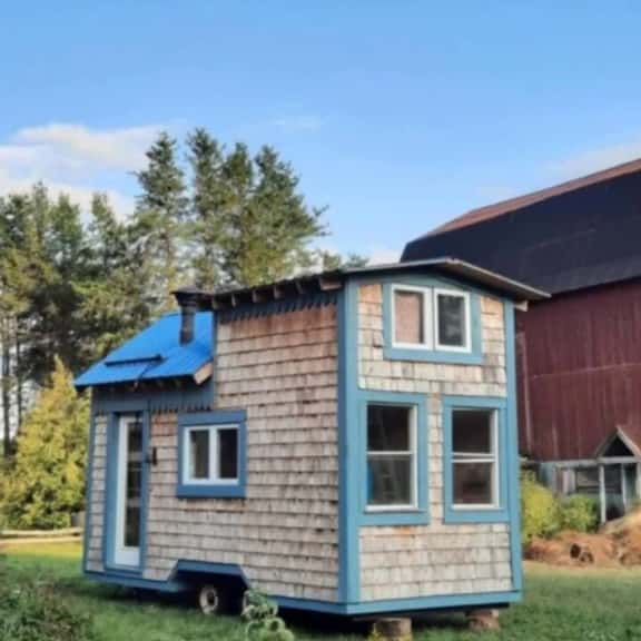 Sculptress - Handmade Tiny Home (Shepherd's Hut) - Image 1