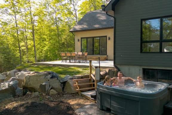 Boréale | Spa, BBQ & Pool Table | Playground - Image 2