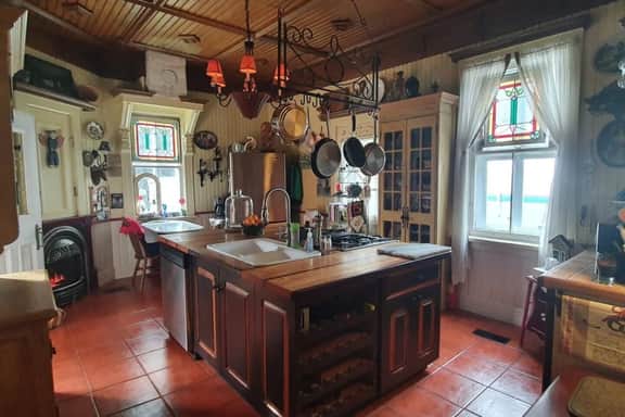 1898 Victorian Manor with Spa (5 acres) - Image 5